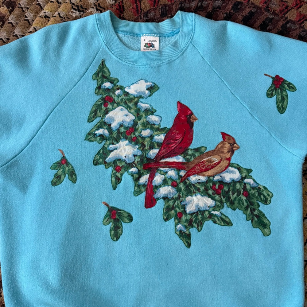 ๐ SOLD ๐ Vintage 90s Cardinals on Snowy Pine Baby Blue Cottage Sweatshirt ~ M - Picture 5 of 7